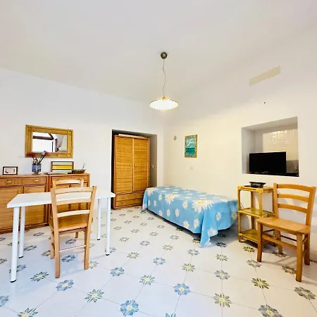 Apartment La Donzella - Immobilevante Ponza