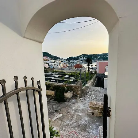 Lägenhet La Donzella - Immobilevante Ponza